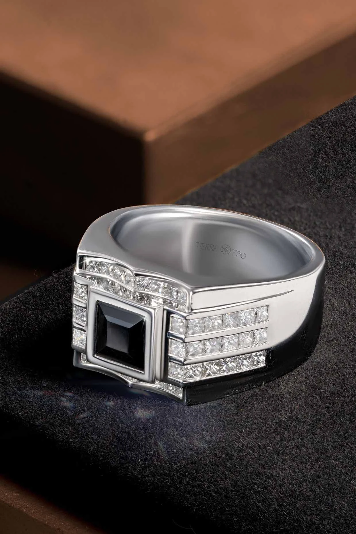 TOP 5 mẫu nhẫn thời trang nam được ưa chuộng nhiều nhất tháng 5/2023